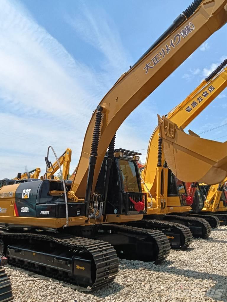 CAT 320D2 Midi-gravemaskiner 7t - 12t