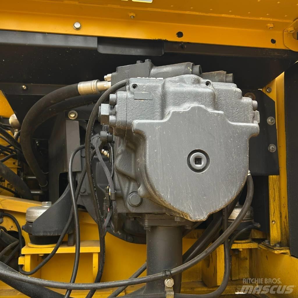 Komatsu 400-7 Gravemaskiner på larvebånd