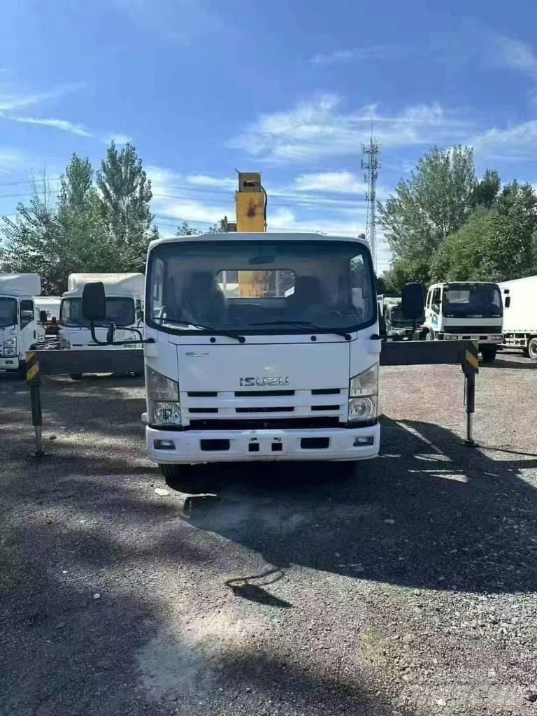 Isuzu ELF 700 Lastbil med kran