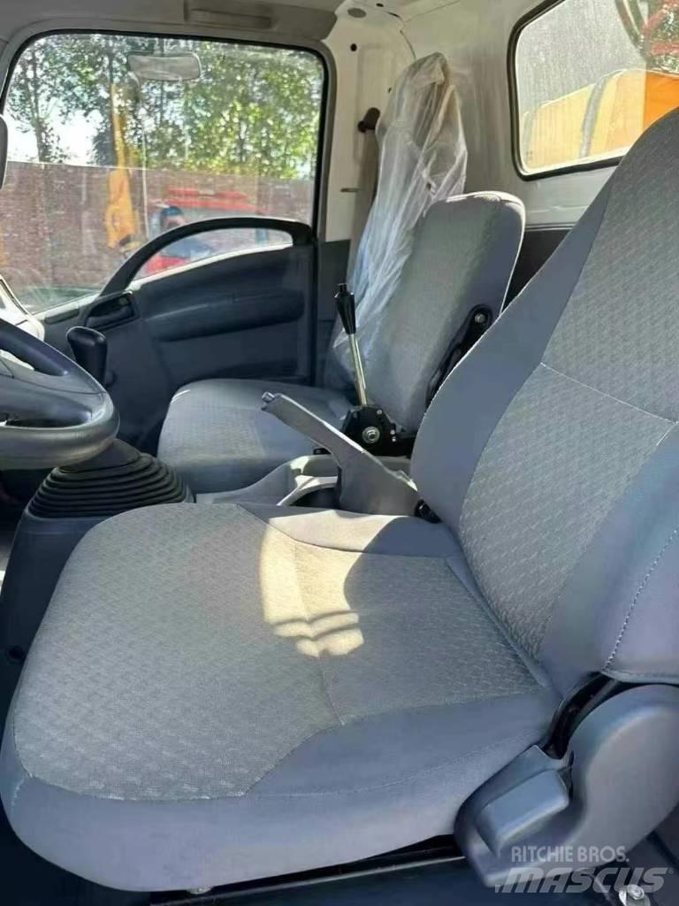 Isuzu ELF 700 Lastbil med kran