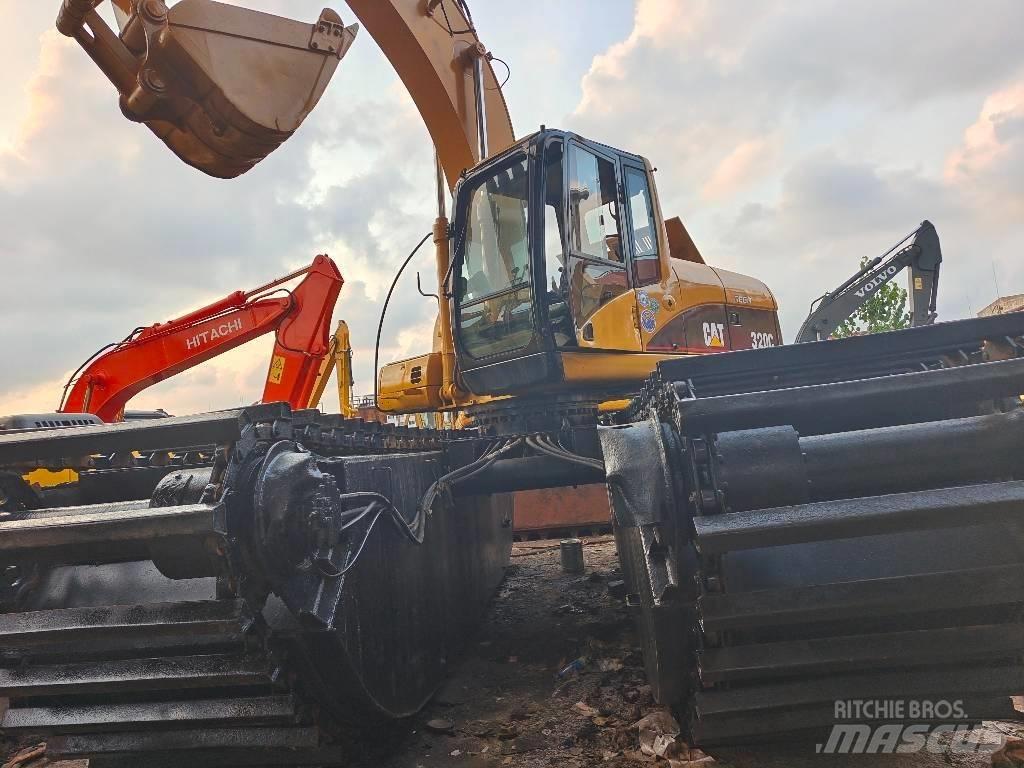CAT 320 C Amfibiegravemaskine