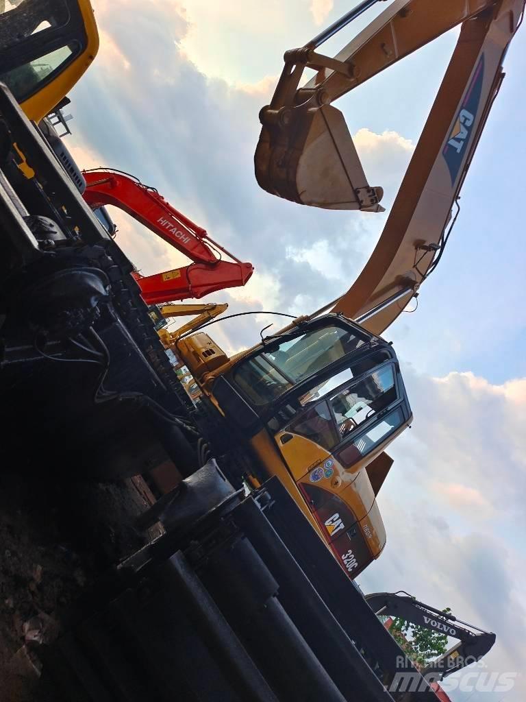 CAT 320 C Amfibiegravemaskine