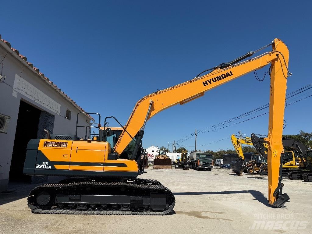 Hyundai HX220 LR Gravemaskiner med lang gravebom