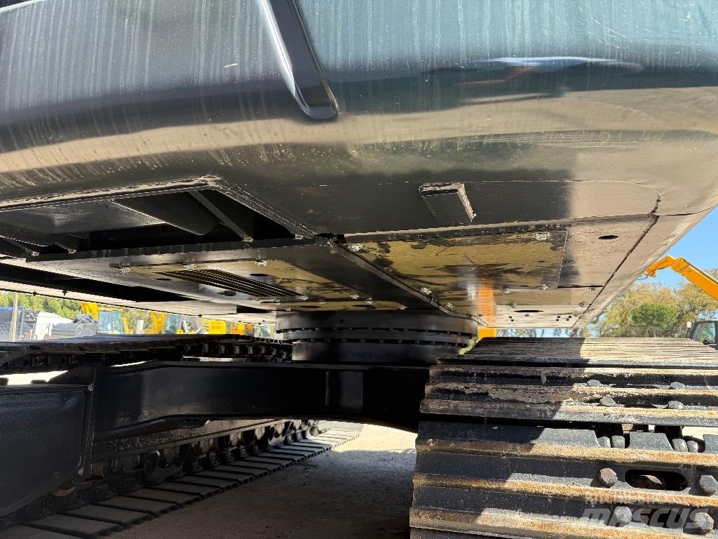 Hyundai HX220 LR Gravemaskiner med lang gravebom