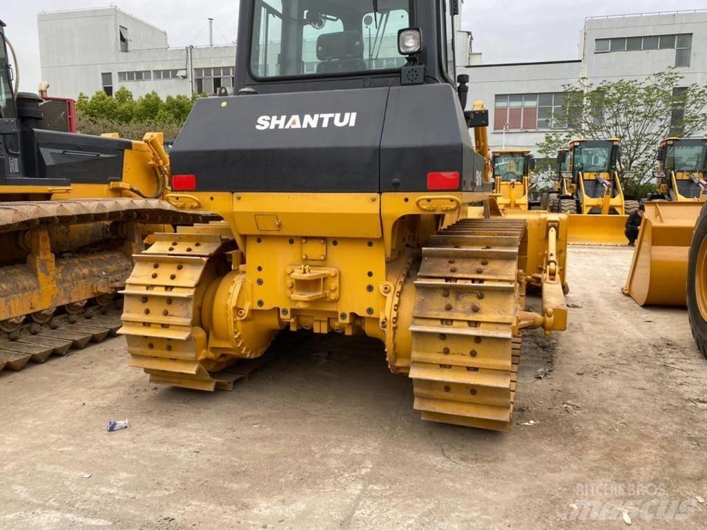 Shantui SD 16 Bulldozer på larvebånd