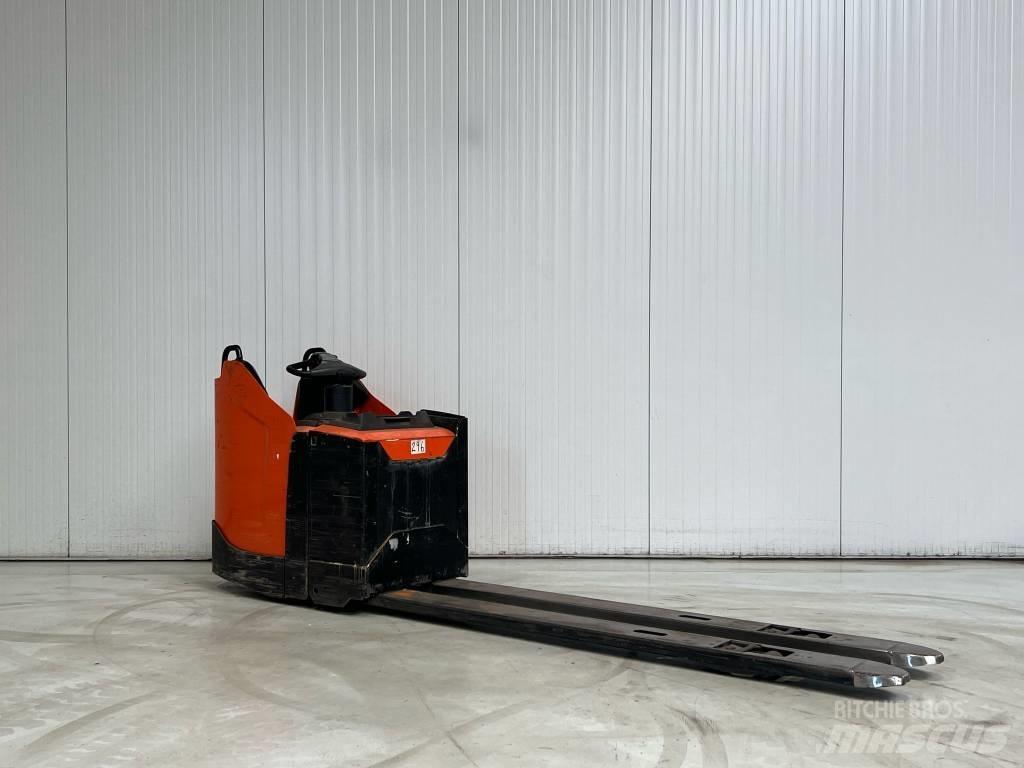 BT LPE250 El-palleløftere med platform