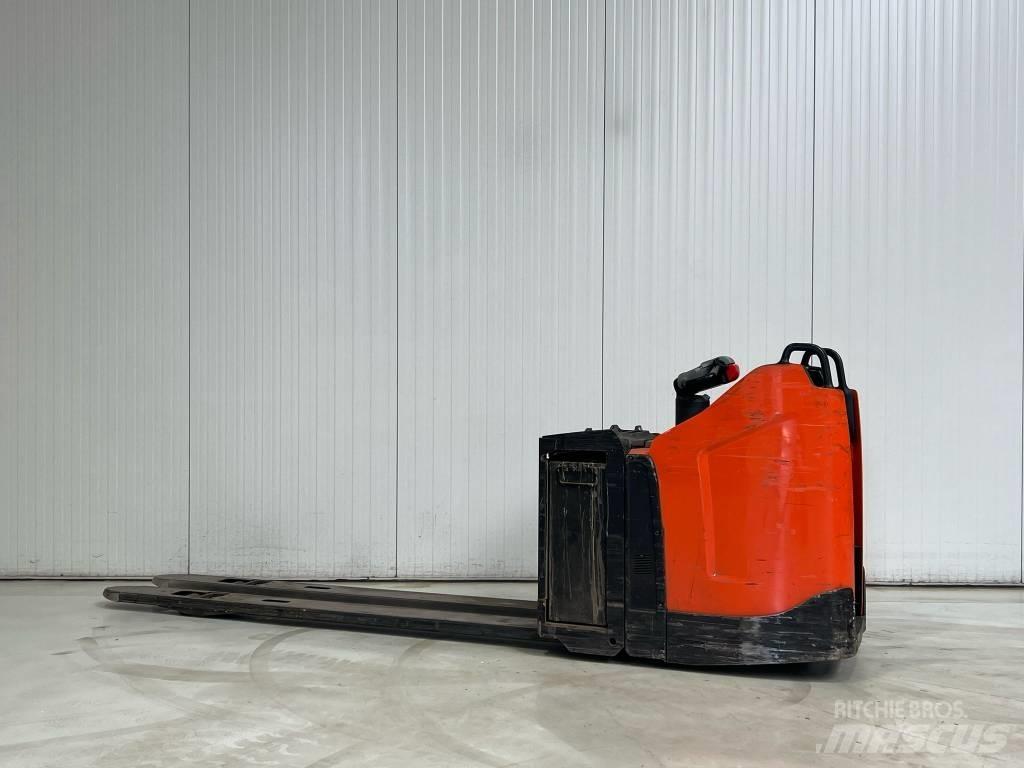 BT LPE250 El-palleløftere med platform