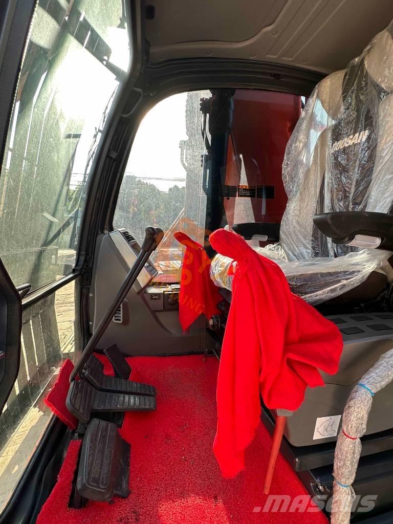 Doosan DX 225 LC Gravemaskiner på larvebånd