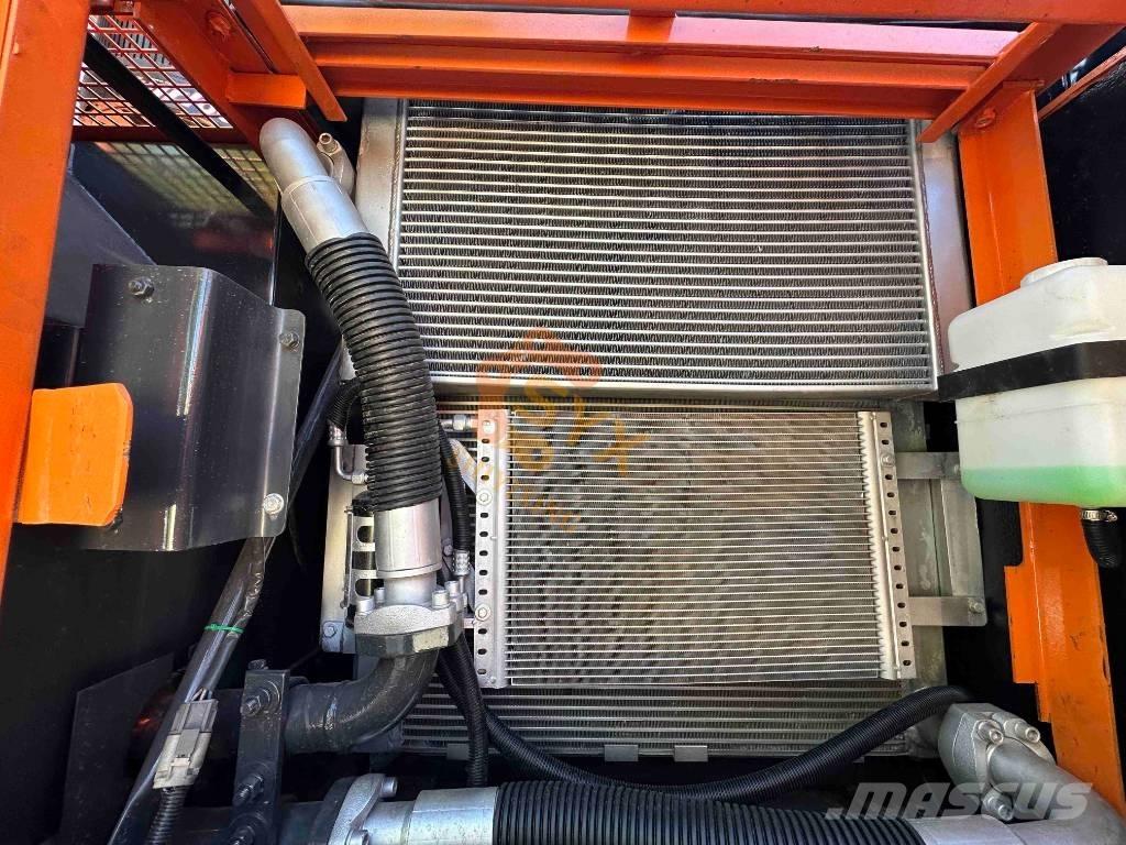 Doosan DX 225 LC Gravemaskiner på larvebånd