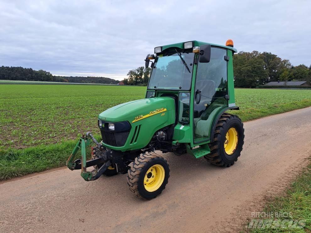 John Deere 2520 Kompakte traktorer