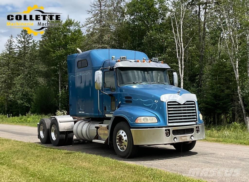 Mack CXU 613 Trækkere