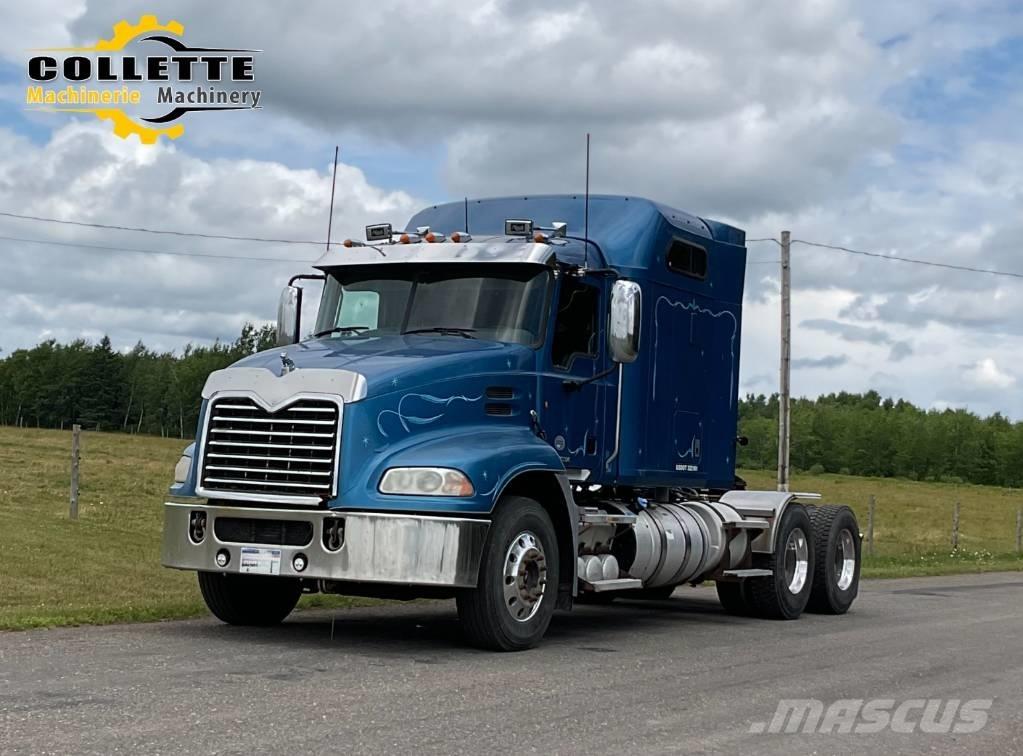 Mack CXU 613 Trækkere