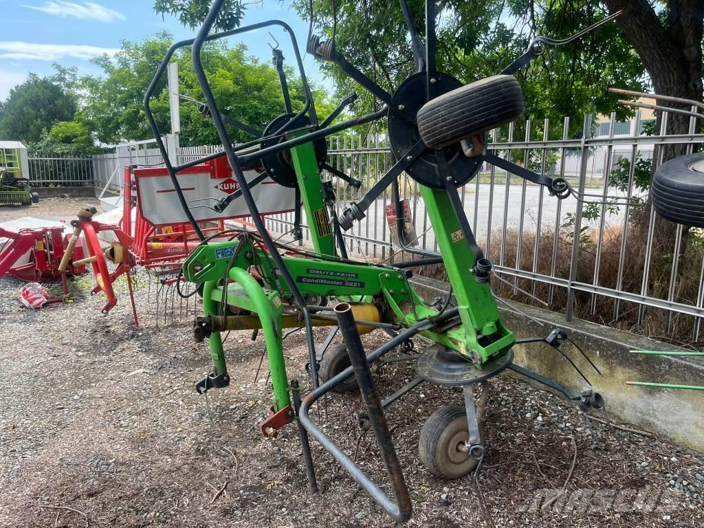 Deutz-Fahr 5221 River og høvendere