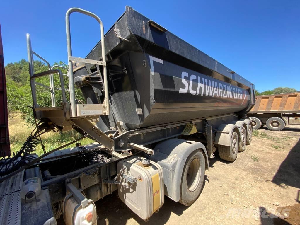 Schwarzmüller SK Semi-trailer med tip