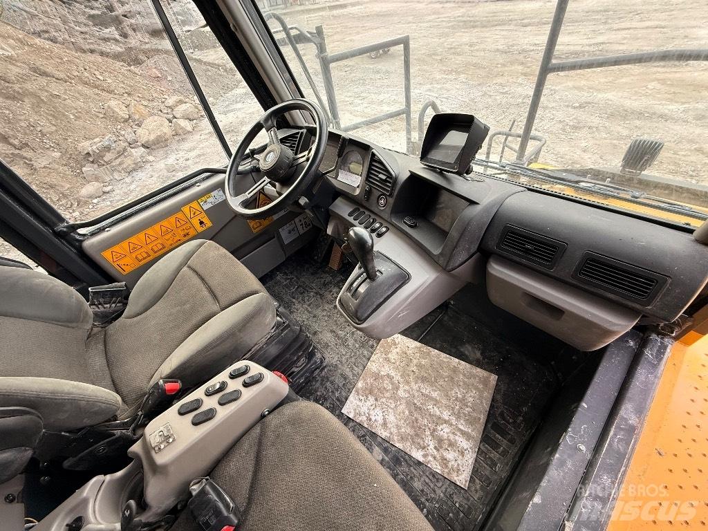Komatsu HD 405 - 8E0 Knækstyrede dumpere