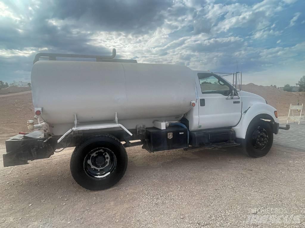 Ford F 750 XLT Tankvogne - vand