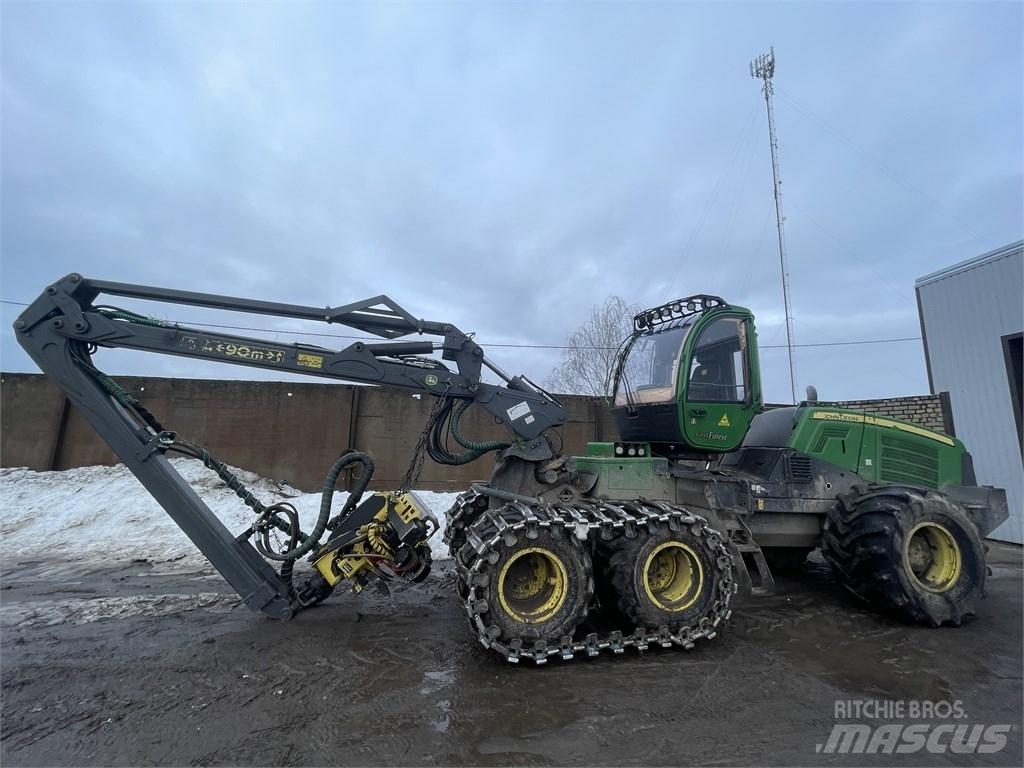 John Deere 1070G Skovningsmaskiner