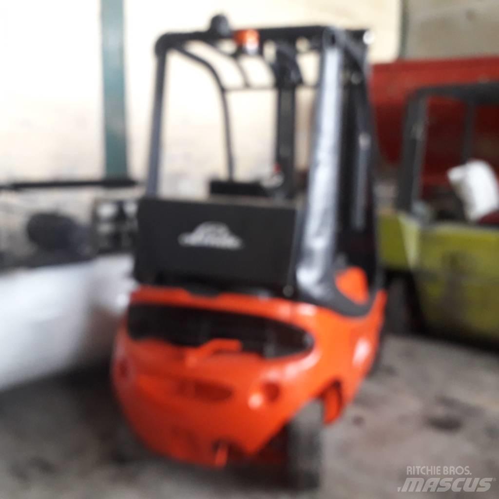 Linde H18d Reachtruck