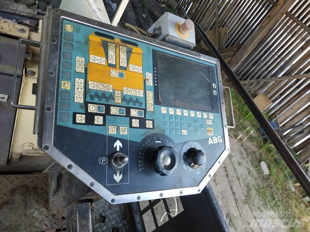 ABG Titan 125 Asfaltudlæggere