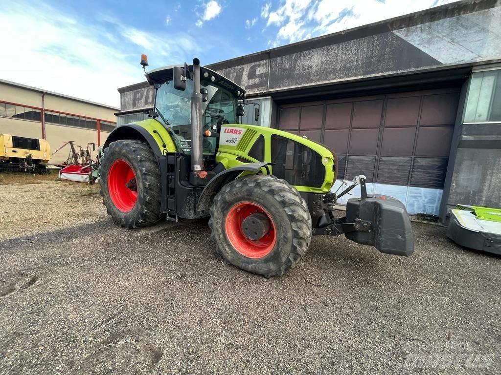 CLAAS Axion 810 Traktorer