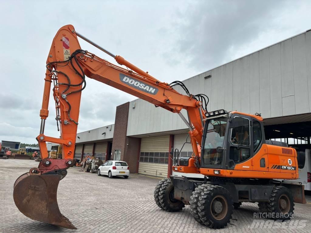 Doosan DX 190 W Gravemaskiner på hjul