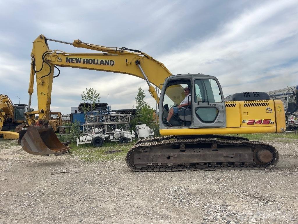 New Holland 245B Gravemaskiner på larvebånd