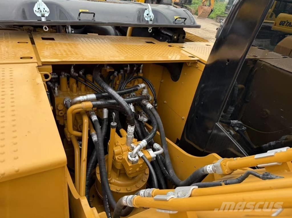 CAT 320D2L Gravemaskiner på larvebånd