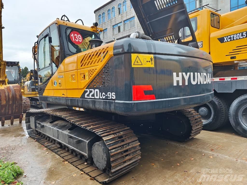 Hyundai R220LC-9S Gravemaskiner på larvebånd