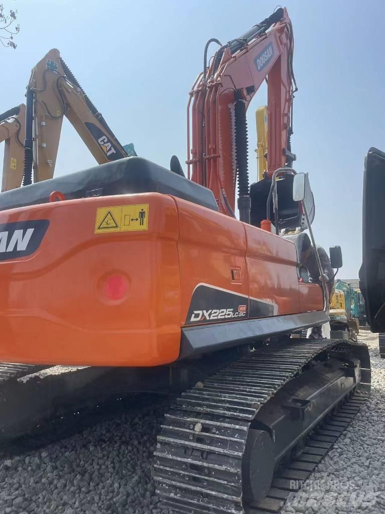 Doosan DX 225LC-9C Gravemaskiner på larvebånd