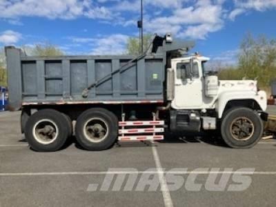 Mack RD 690 SX Lastbiler med tip