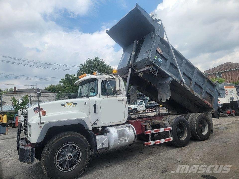 Mack RD 690 SX Lastbiler med tip