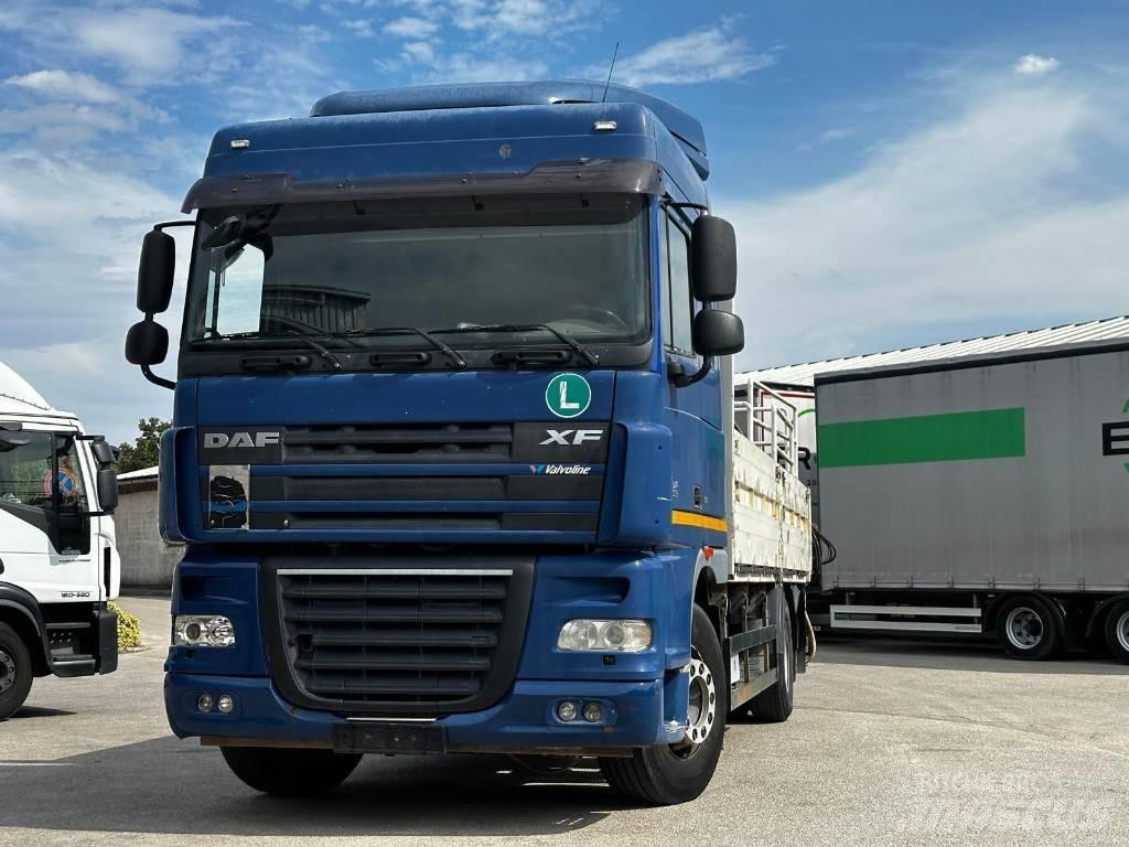 DAF XF 105.460 Lastbil med kran