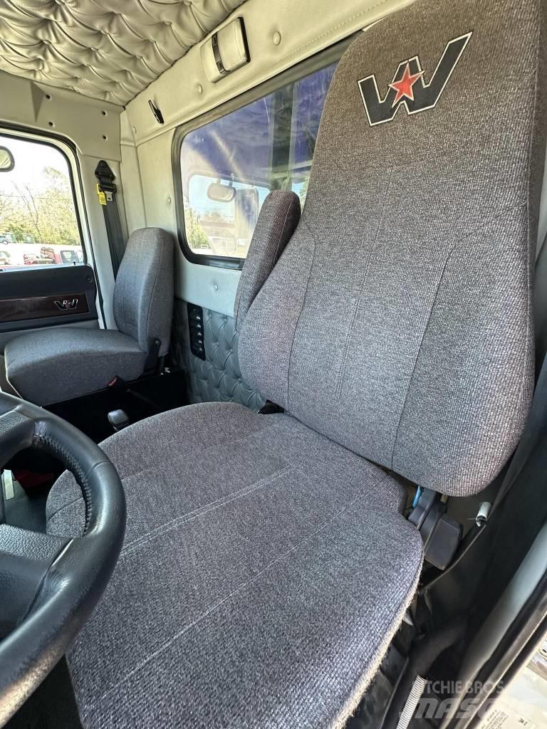 Western Star 4700 Lastbiler med tip