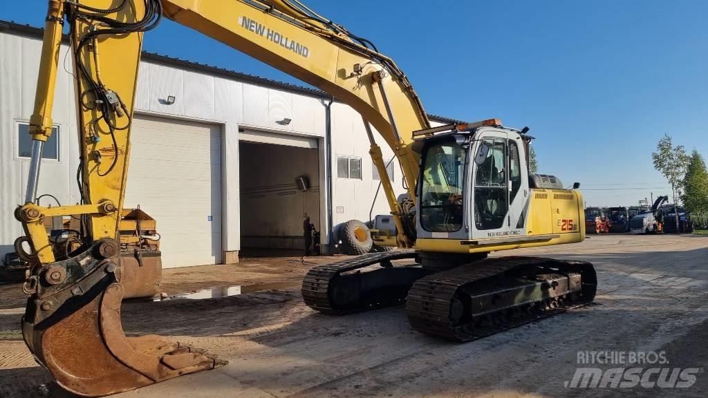 New Holland E 215 B Gravemaskiner på larvebånd