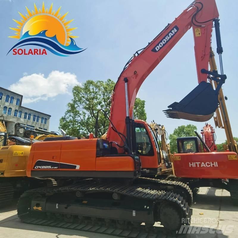 Doosan DX 225 LC Gravemaskiner på larvebånd