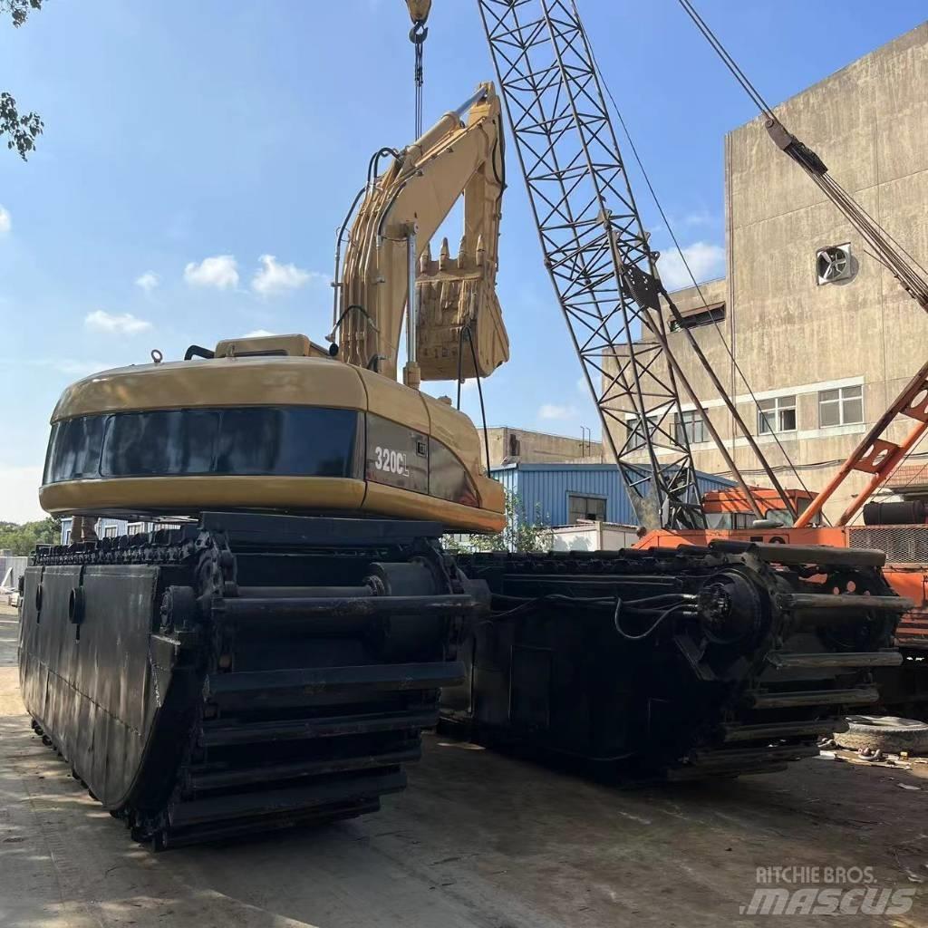 CAT 320 C Amfibiegravemaskine