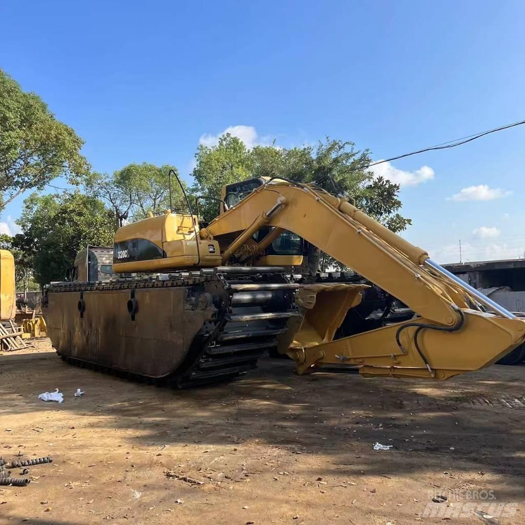 CAT 320 C Amfibiegravemaskine