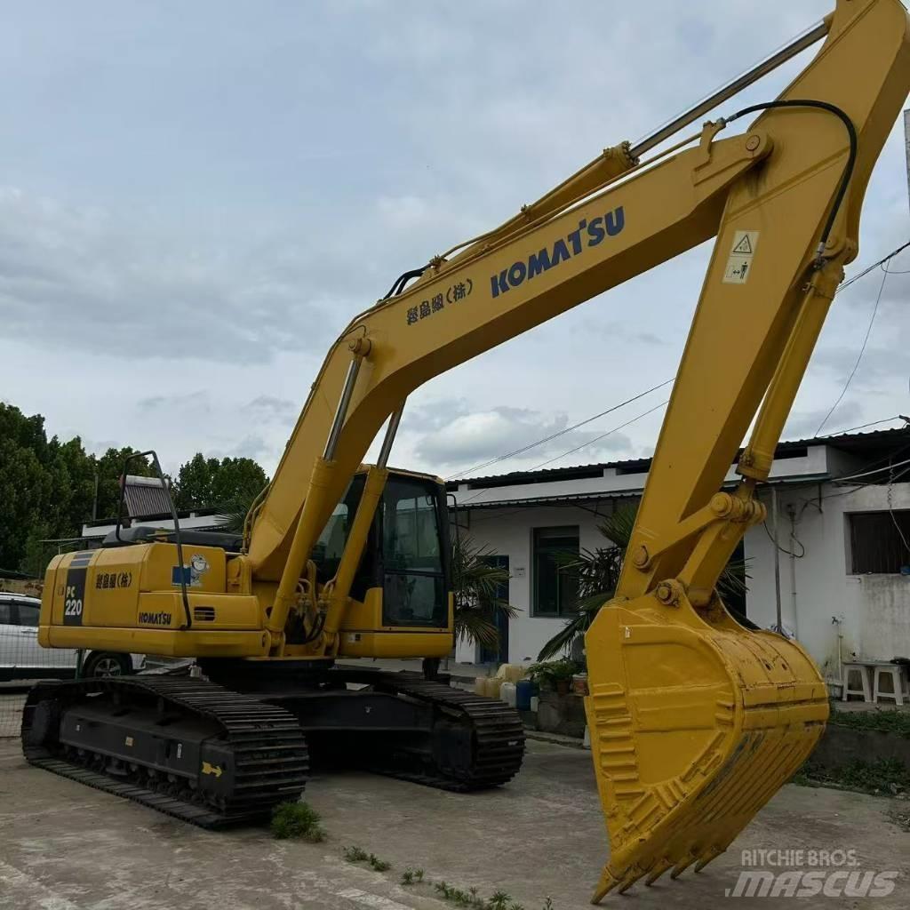 Komatsu 220-7 Gravemaskiner på larvebånd