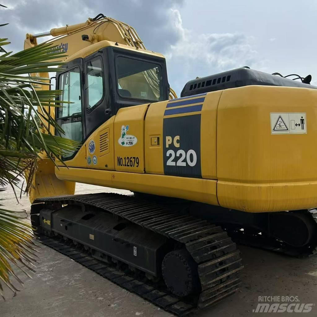 Komatsu 220-7 Gravemaskiner på larvebånd