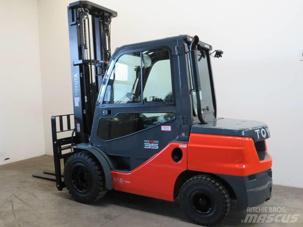 Toyota 8 FDJF 35 Diesel gaffeltrucks