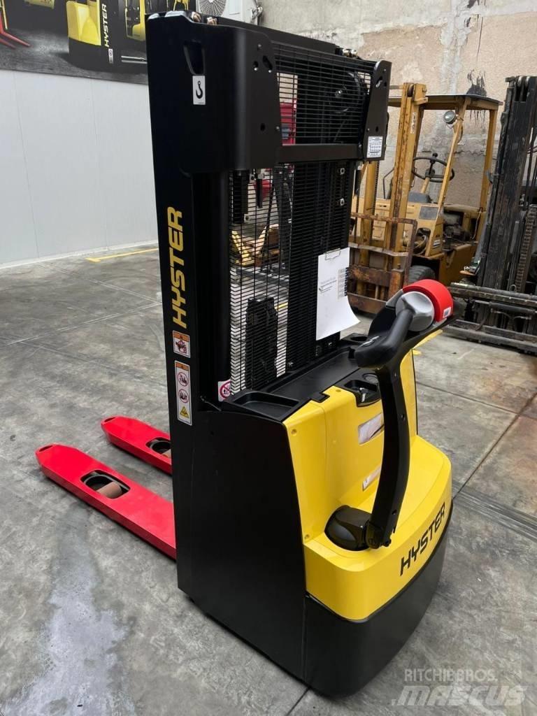 Hyster S 1.2 Gaffelstabler med gående fører