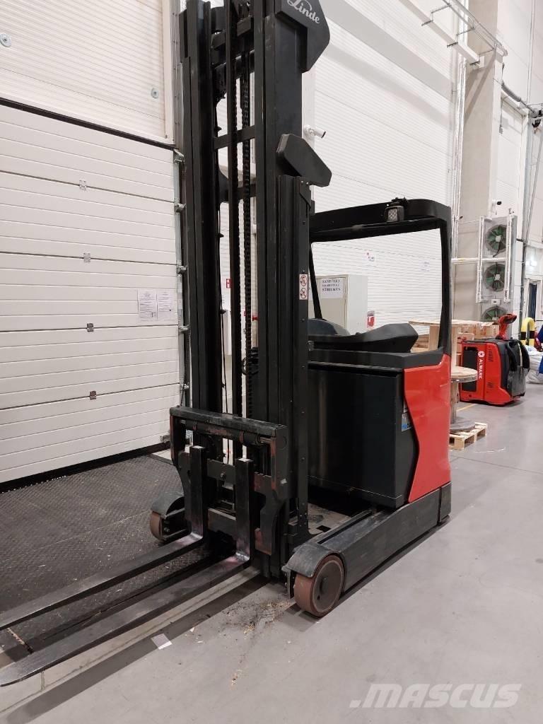 Linde R14 Selvkørende stablere