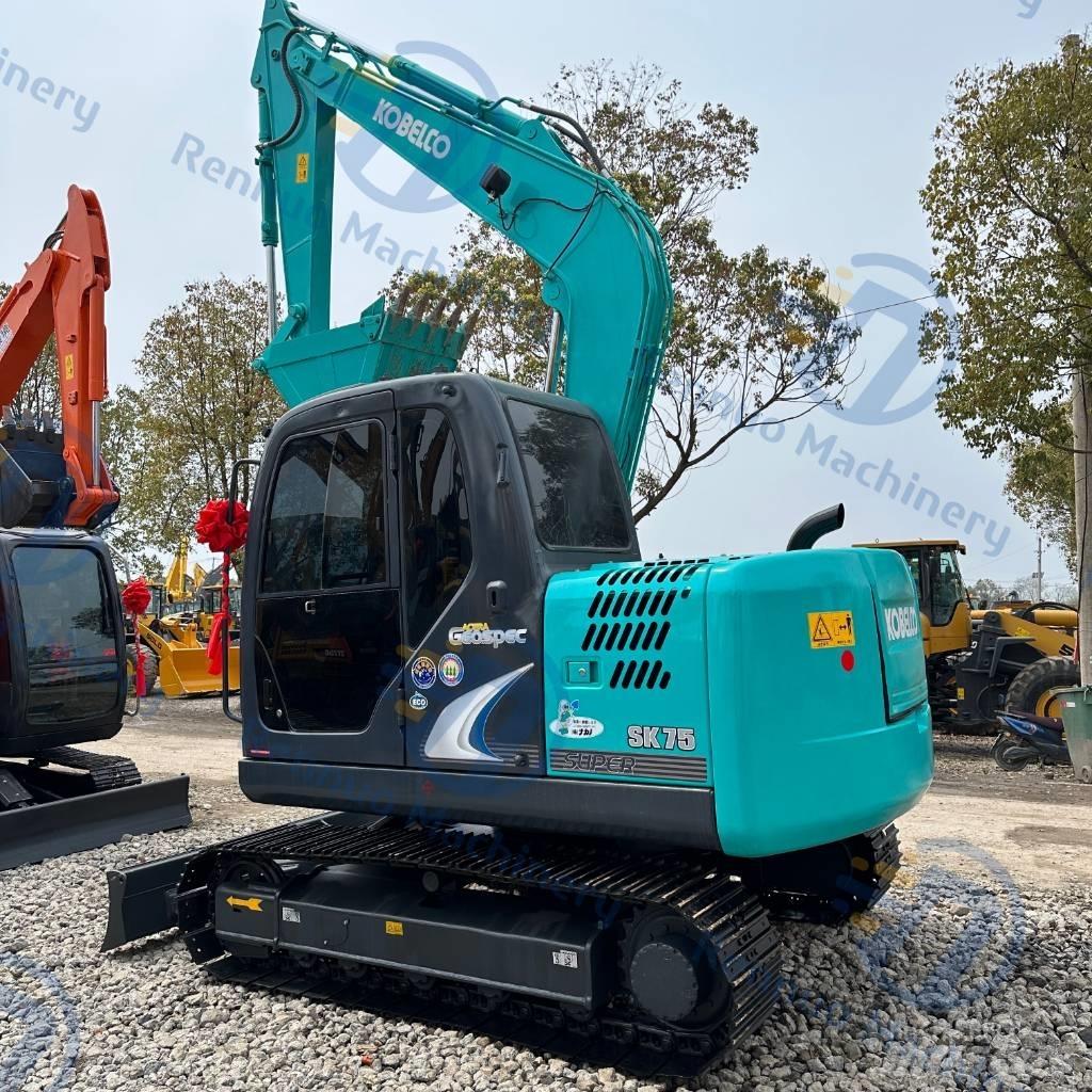Kobelco SK75 Gravemaskiner på larvebånd
