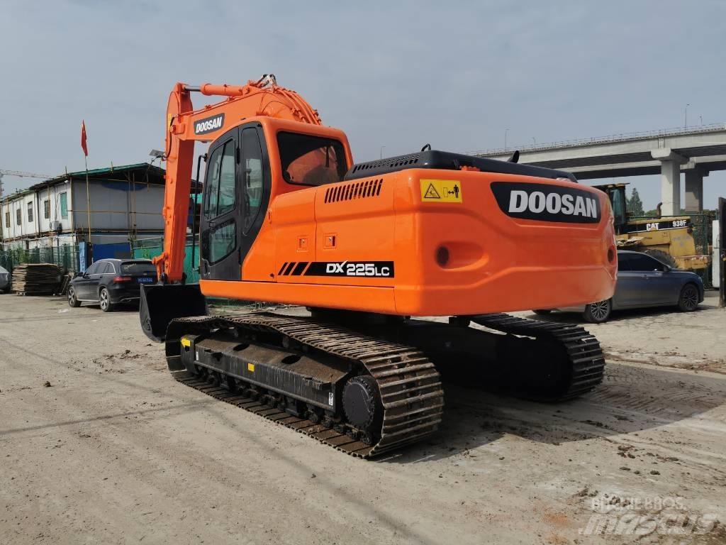 Doosan DX 225 LC Minigravemaskiner