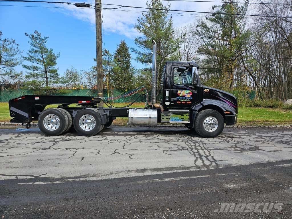 Volvo VNX 64 T300 Lastbil med lad/Flatbed