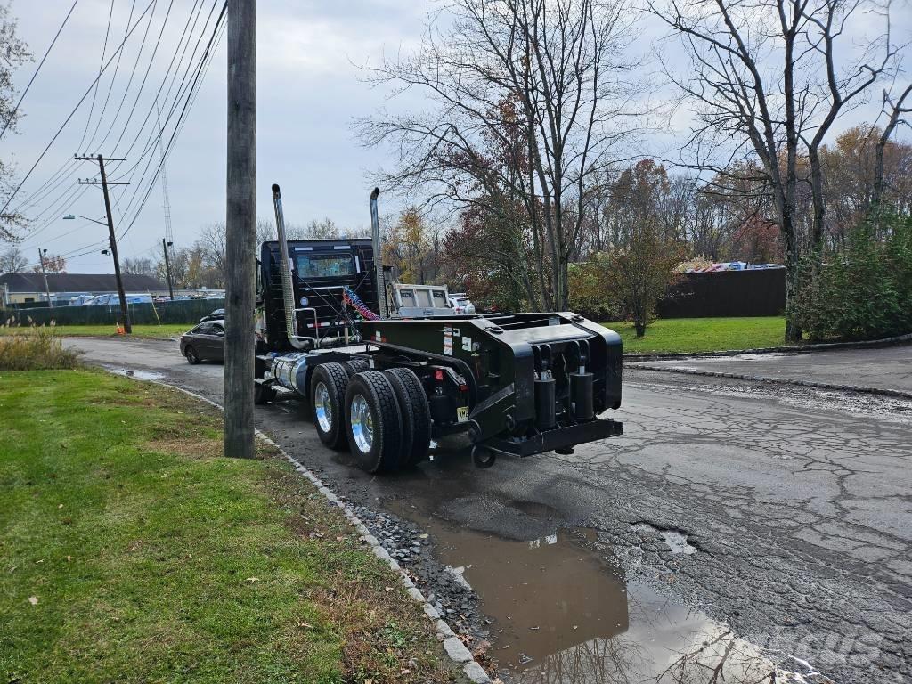 Volvo VNX 64 T300 Lastbil med lad/Flatbed