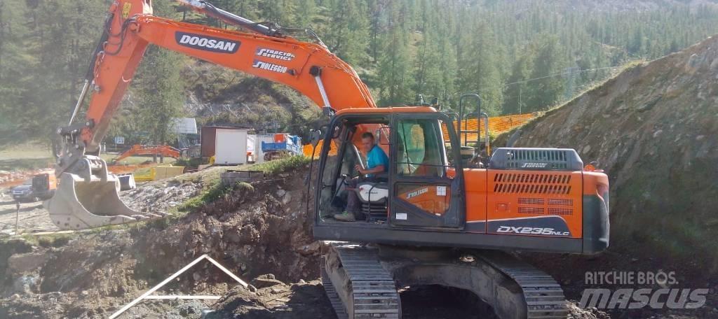 Doosan DX 235 Gravemaskiner på larvebånd