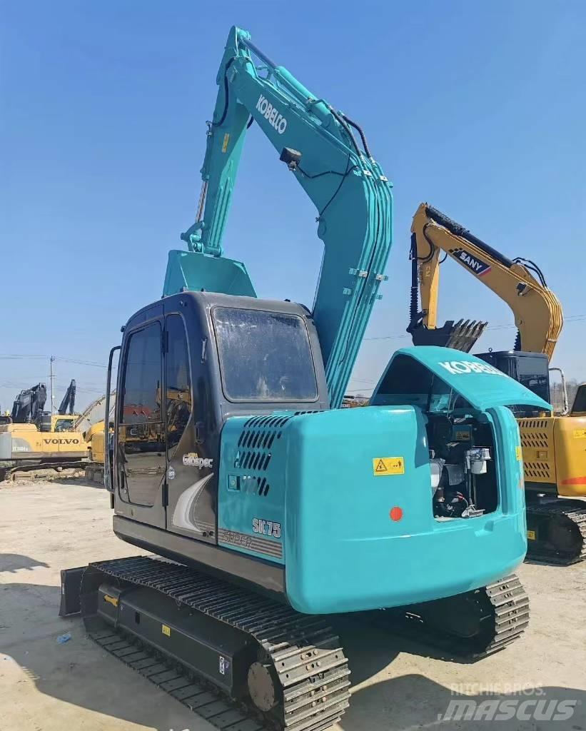 Kobelco SK 75 Gravemaskiner på larvebånd