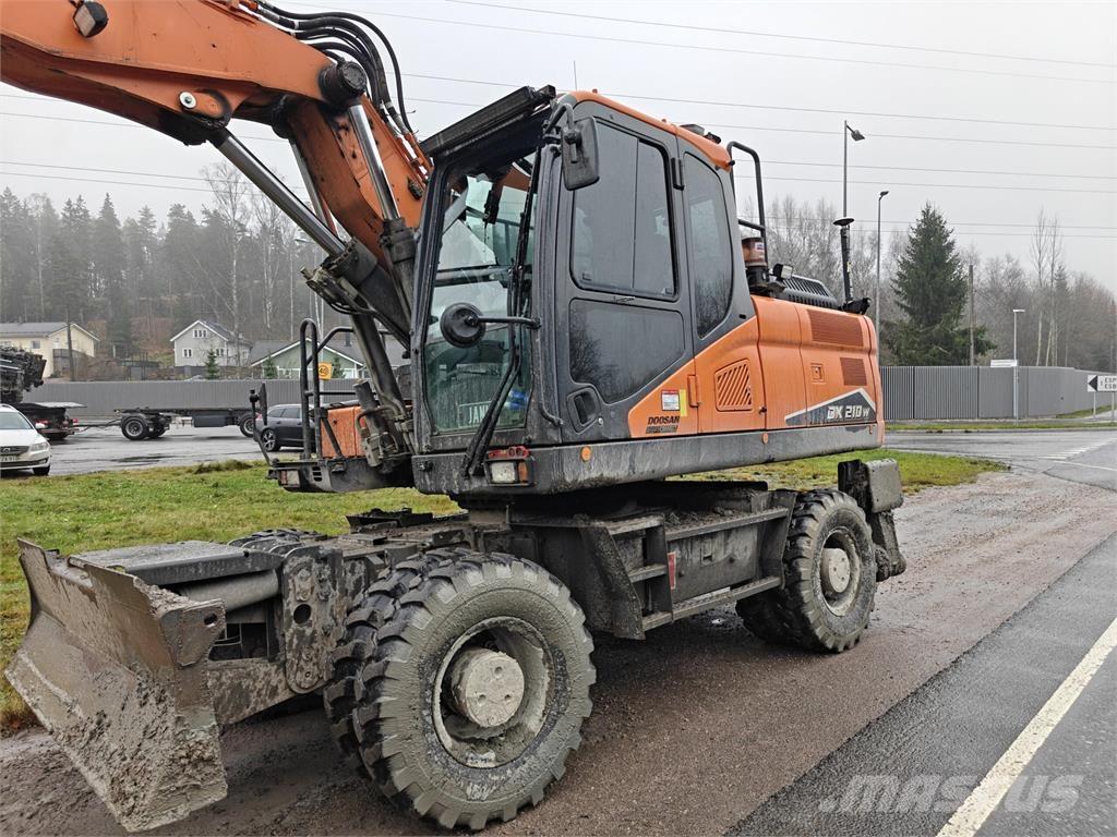 Doosan DX 210 W-7 Gravemaskiner på hjul