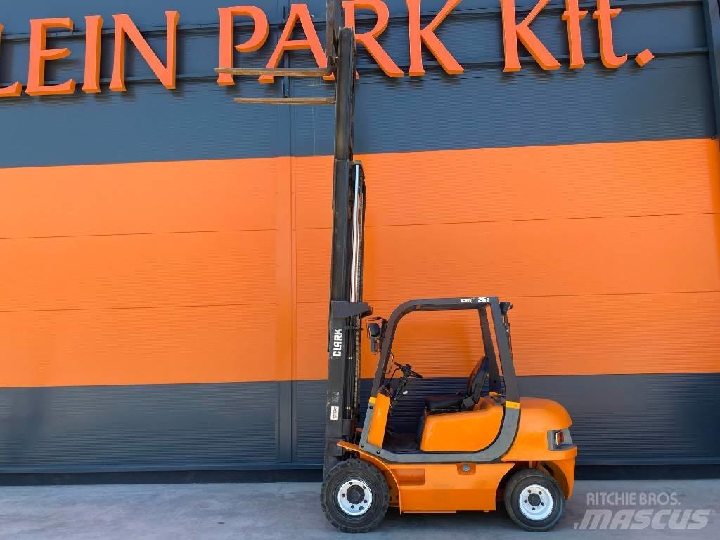 Clark CMP 25 Diesel gaffeltrucks